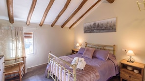 4 chambres, fer et planche à repasser, lit de bébé portatif, Wi-Fi