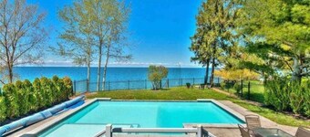 Stunning estate on Lake Ontario