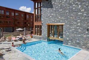 Innenpool, Außenpool