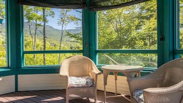 Condo Prestige, 3 chambres, cuisine | Balcon