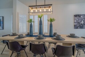 Dining - Stunning $100K+Remodel! Perfect QuietLocation,HtdPool,Spa,BBQ,FirePit,EV Charger (Scottsdale)