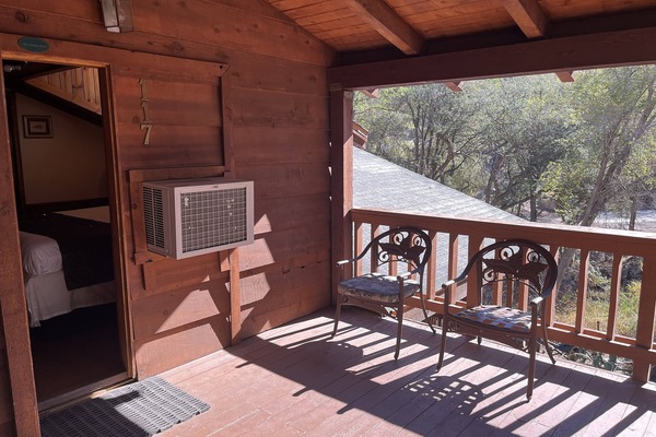 Studio, 1 King Bed | In-room safe, desk, laptop workspace, WiFi (free)