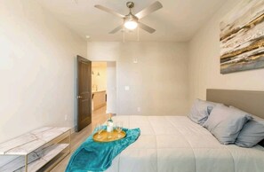 1 habitación, tabla de planchar con plancha, wifi y ropa de cama 