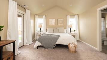 3 Schlafzimmer, Schreibtisch, BĂŒgeleisen/BĂŒgelbrett, Reisekinderbett