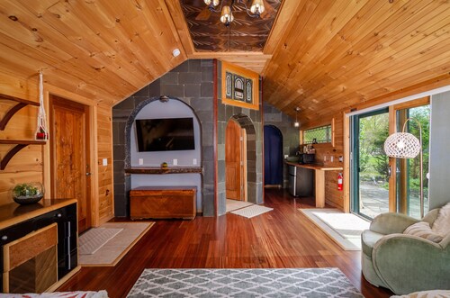 New Park Event Venue & Suites