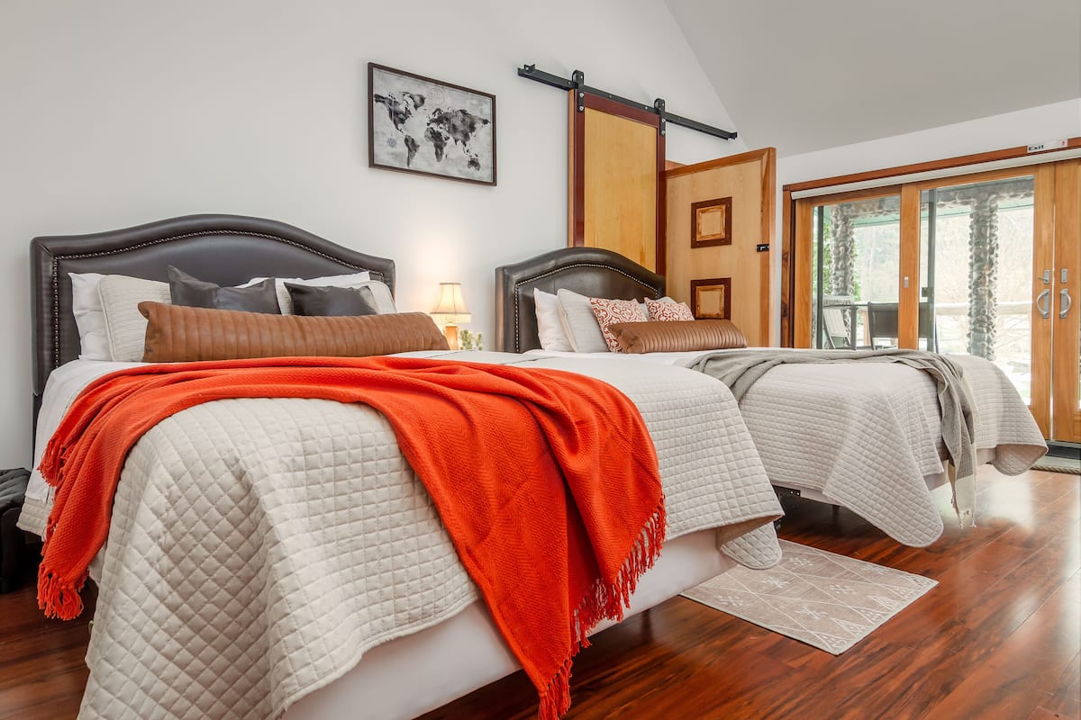 Deluxe Room | Free WiFi, bed sheets