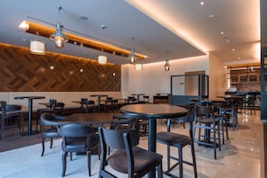 2 bars/lounges, poolside bar