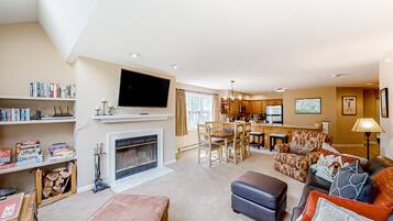 Télévision, cheminée