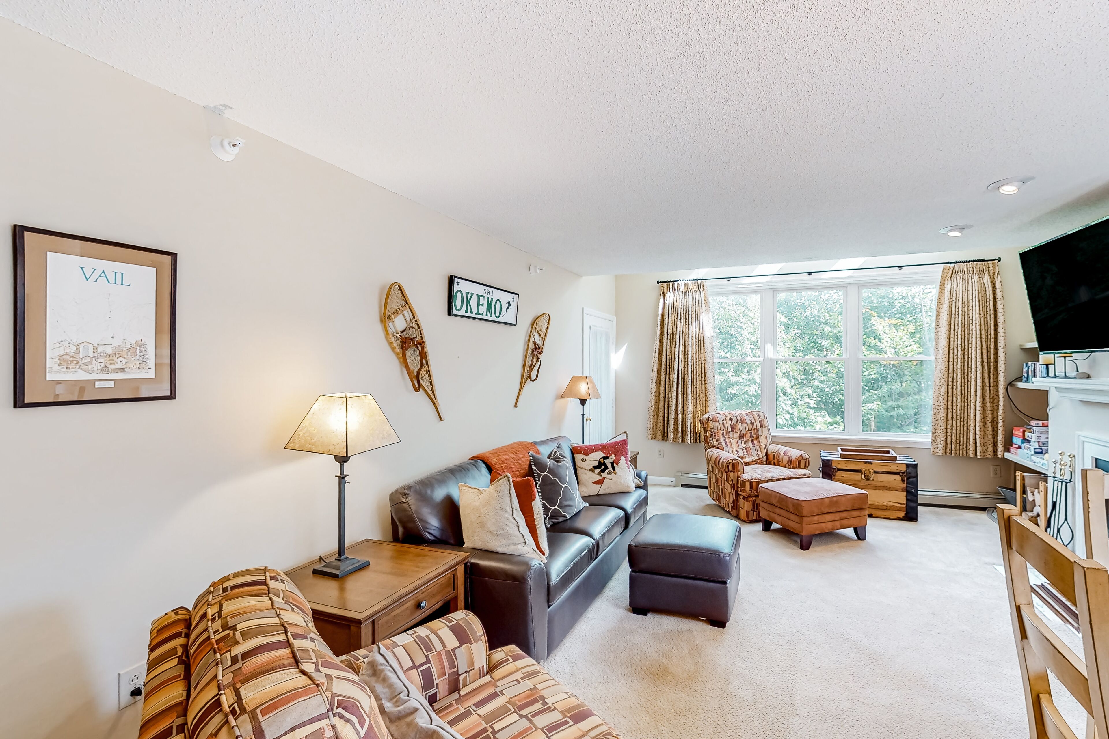 Televisie en een open haard