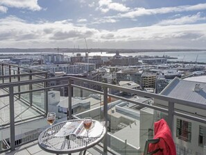 Outdoor dining - Best Views - Stunning HERITAGE - Pool, Gym (Auckland)