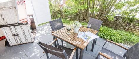 تناول الطعام بالخارج