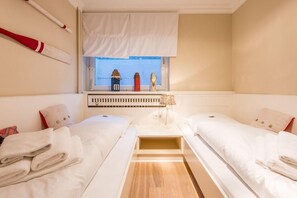 صورة غير مصنفة، 5 من 38، زرّ