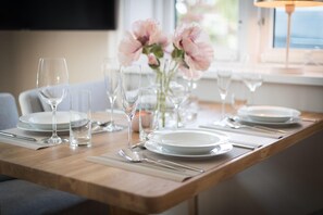 Unclassified image, 2 of 27, button