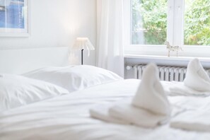 4 Schlafzimmer, Schreibtisch, Bügeleisen/Bügelbrett, WLAN