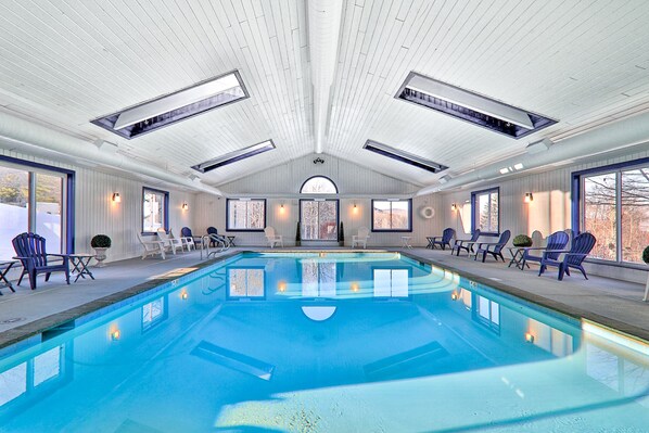 Indoor pool - Inviting condo with a fireplace, hot tubs, pool, tennis & washer/dryer (Ludlow)