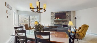 Welcoming condo with fireplace, seasonal pool, AC, washer/dryer, & wifi