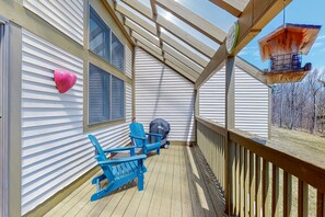 Property grounds - Three-level ski-in/out condo with sauna, washer/dryer & mountain view (Ludlow)