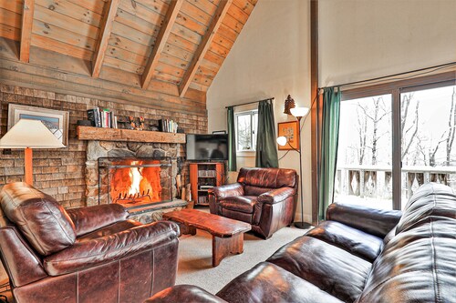 Classic ski home with hot tub, washer/dryer, mountain views, & cable