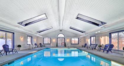 Ground-floor condo with fireplace, pool, hot tub, tennis, washer/dryer & cable