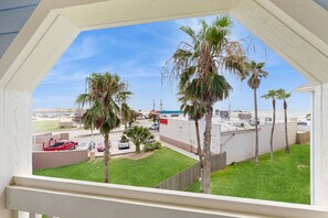 Interior - Beach condo with high-speed WiFi, AC, washer/dryer - pools & hot tub (Galveston)