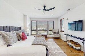 4 bedrooms, Internet, bed sheets