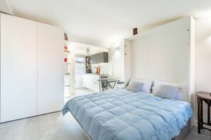 1 camera, Wi-Fi, lenzuola