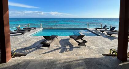 Spectacular views! Gorgeous Beachfront home. Sand, sea, sun. Pool and Spa!