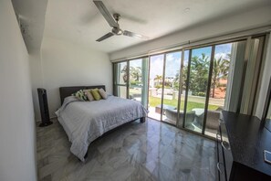 Departamento de lujo, vista al mar | 2 habitaciones, tabla de planchar con plancha y wifi gratis 