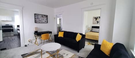 2 habitaciones, tabla de planchar con plancha, wifi y ropa de cama