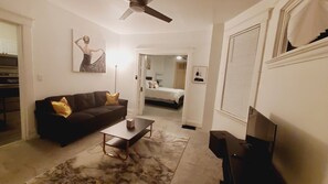 Smart TV - Lovely 1-bd unit w/free parking 12 min to downtown (Cincinnati)