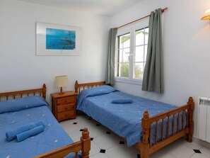 2 chambres, fer et planche à repasser, accès à Internet (gratuit)