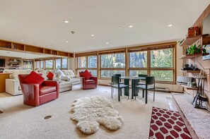 TV, fireplace - 44 W Meadow Dr. Vail Village Condo- Pool, Hot Tub (Vail)