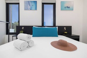 5 chambres, fer et planche à repasser, Wi-Fi, draps fournis