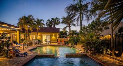 Spacious 5BR Home w/ Amazing Garden & PrivatePool