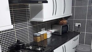 Luxury Double Room, Ensuite | Shared kitchen
