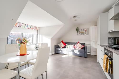 Apartment, Private Bathroom | Lounge