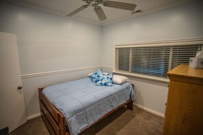 2 bedrooms, iron/ironing board, free WiFi, bed sheets - Salt Lake City Farmhouse  (Salt Lake City)