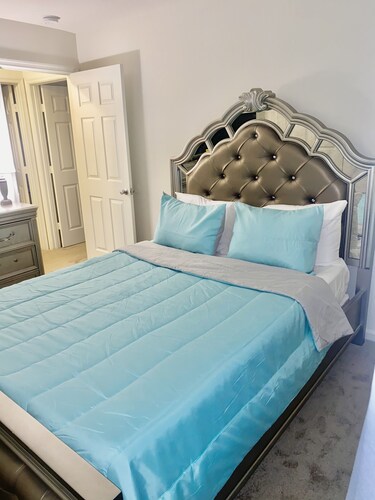 Entire Lovely 2 Bedroom rental unit 