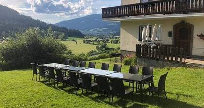 Chalet selfcatering, 30 beds Parking, pets welcome