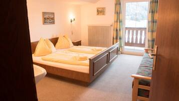 10 Schlafzimmer, Bügeleisen/Bügelbrett, WLAN, Bettwäsche