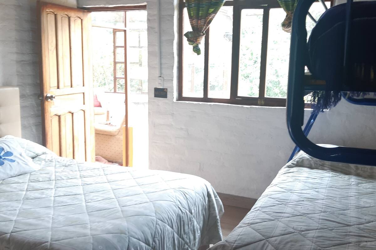 Down duvets, desk, free WiFi