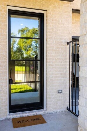 Exterior detail - Alim Pad 1: Chic brand new house near Downtown (Houston)