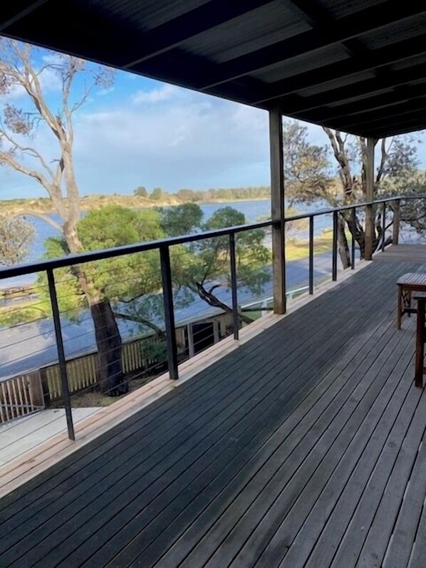 Terrace/patio - Perfect Location on the Water's Edge (Marlo)