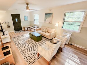 Televisión y oficina 