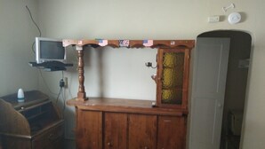 Unclassified image, 3 of 27, button - EL Amigo Motel (Turlock)