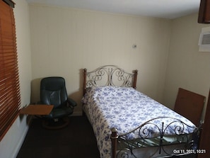 1 Schlafzimmer, individuell dekoriert, individuell eingerichtet