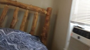 Unclassified image, 5 of 27, button - EL Amigo Motel (Turlock)