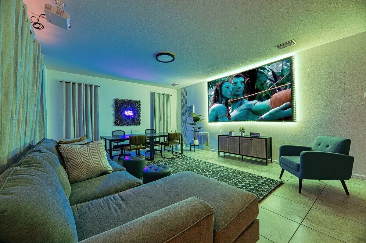 Huge 6BR House - Private Pool Retreat near Disney