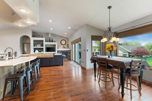 تناو ل الطعام