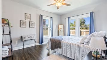 2 chambres, fer et planche à repasser, Wi-Fi gratuit, draps fournis